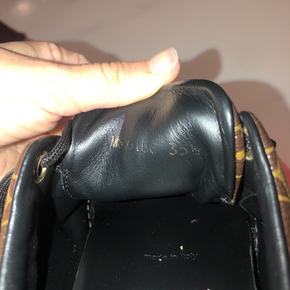 Authentic Louis Vuitton sneakers - Picture 4 of 6